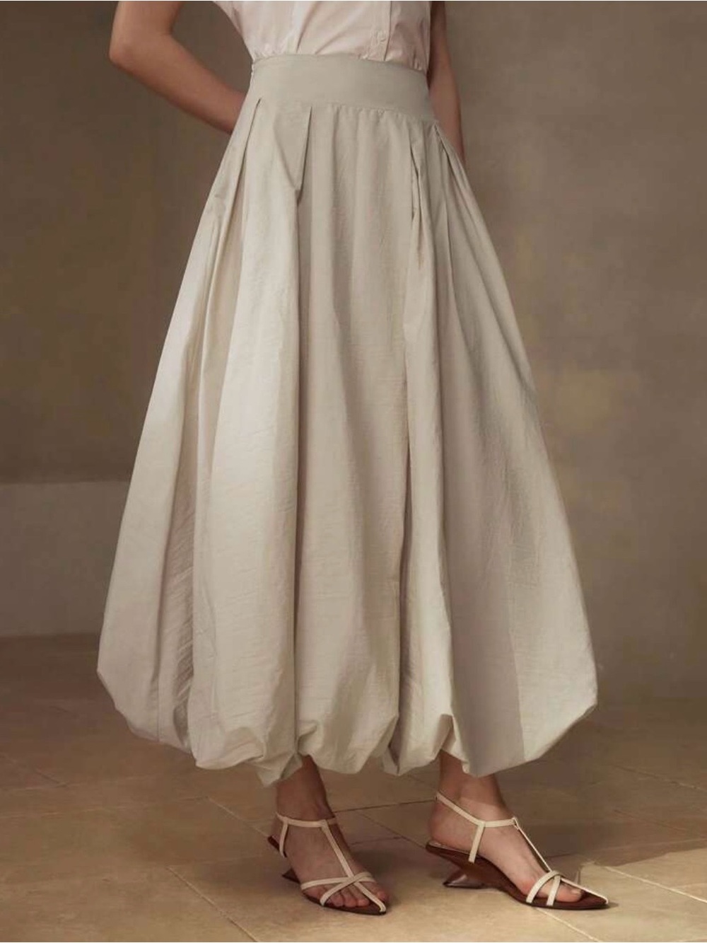 NEW W/ TAGS! Jasmine Light Khaki Balloon / Bubble Hem Maxi Skirt